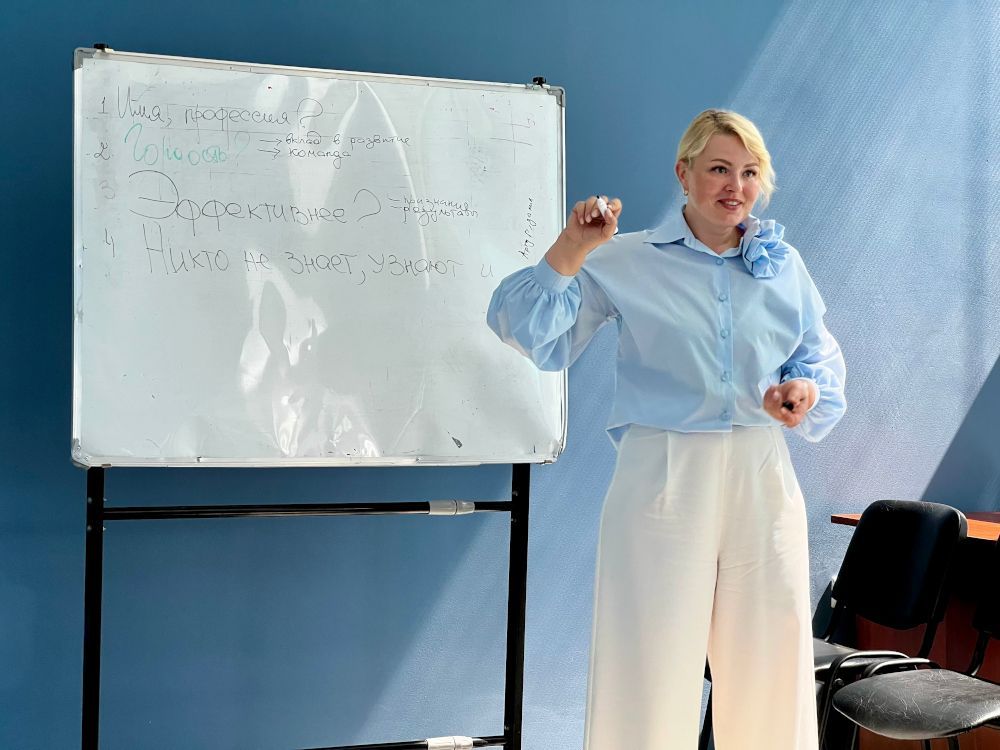 СЕЗОН НАЧИНАЕТСЯ НЕ НА ЛЬДУ, А С РАЗГОВОРА О ГЛАВНОМ СЕЗОН НАЧИНАЕТСЯ НЕ НА ЛЬДУ, А С РАЗГОВОРА О ГЛАВНОМ